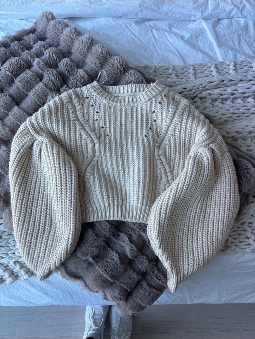 Chunky Cream Knit Balloon-Sleeve Sweater